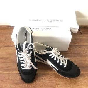 BNWB Marc Jacob Black Size 8